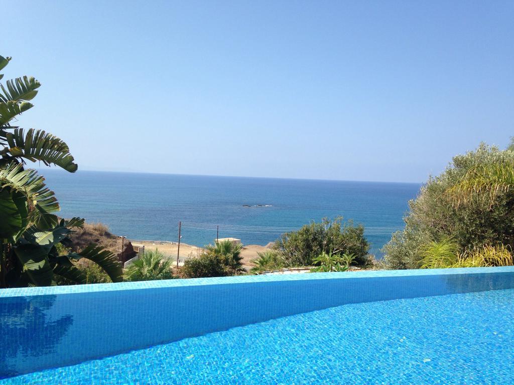 Sunset View Mermaid Villa Pomos Bagian luar foto