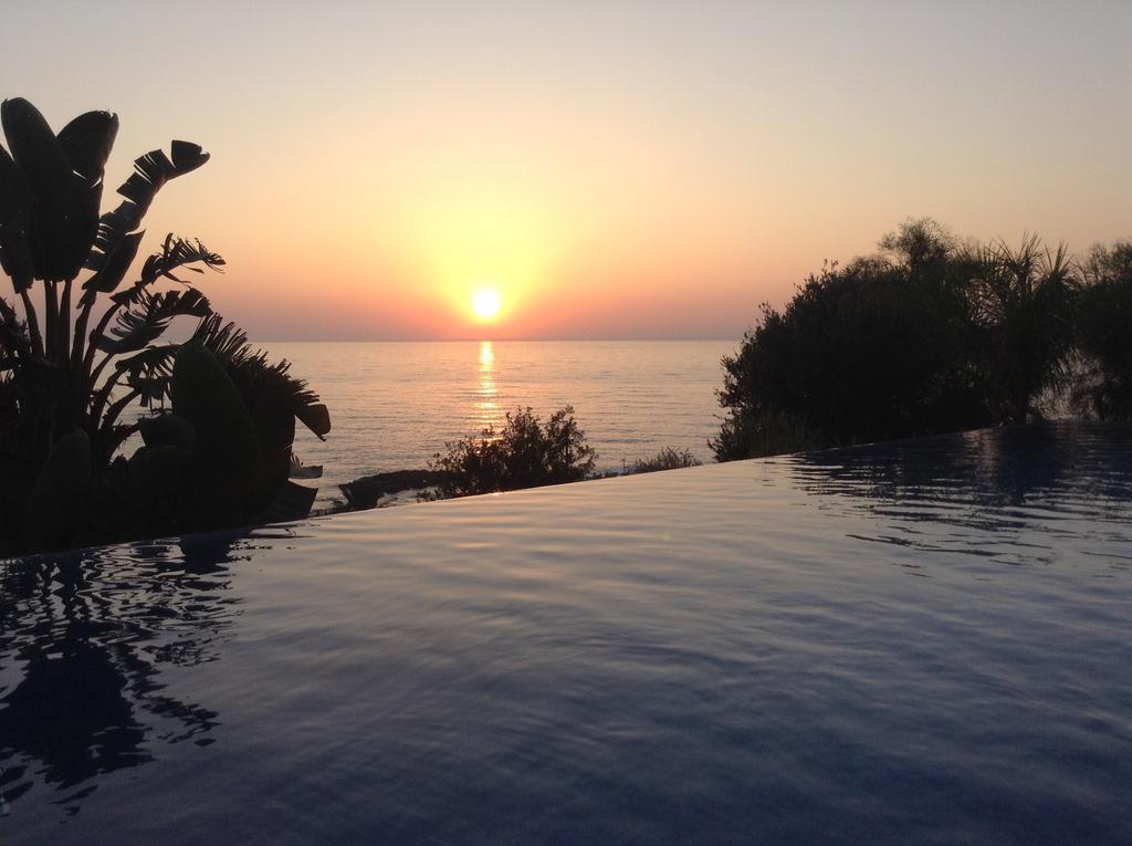 Sunset View Mermaid Villa Pomos Bagian luar foto