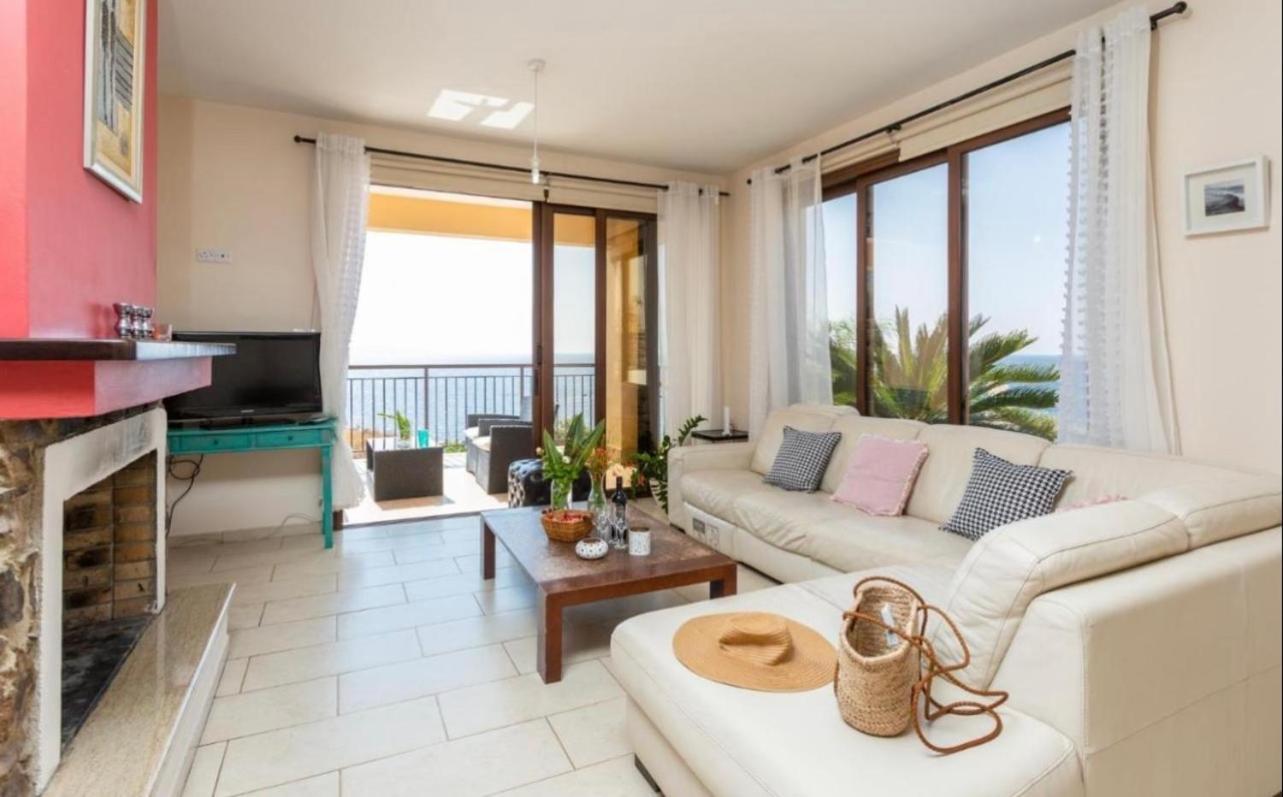 Sunset View Mermaid Villa Pomos Bagian luar foto