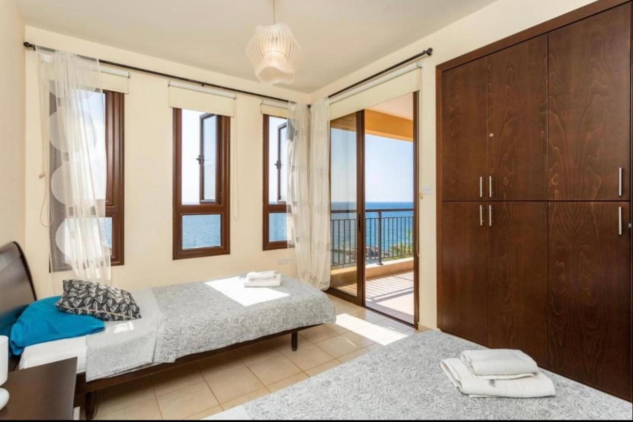 Sunset View Mermaid Villa Pomos Bagian luar foto