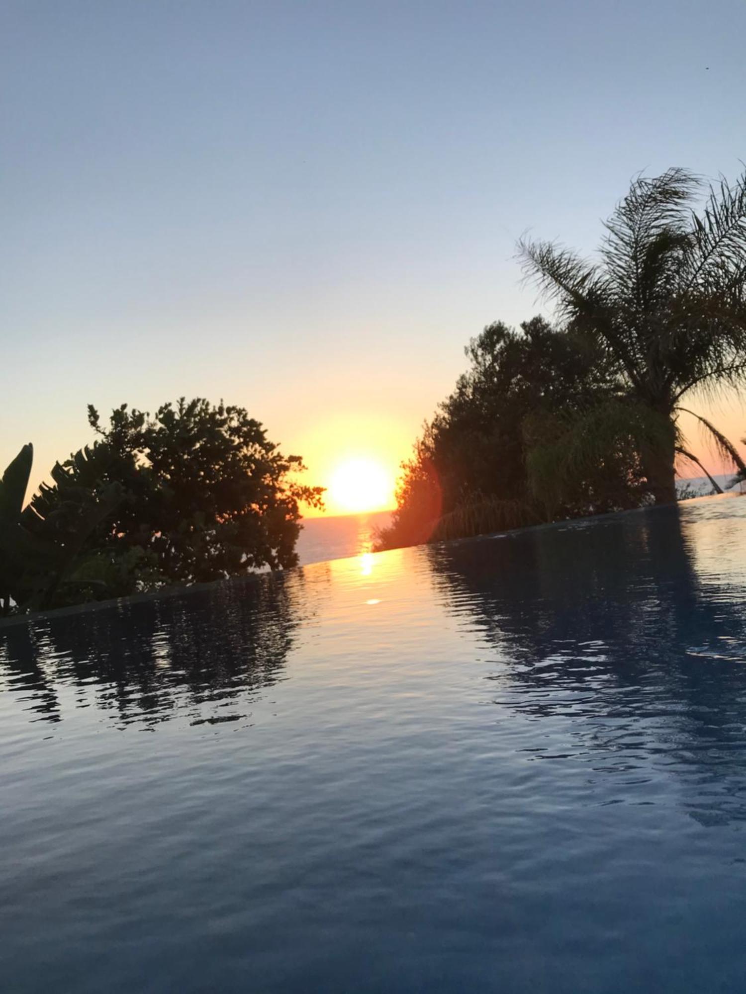 Sunset View Mermaid Villa Pomos Bagian luar foto