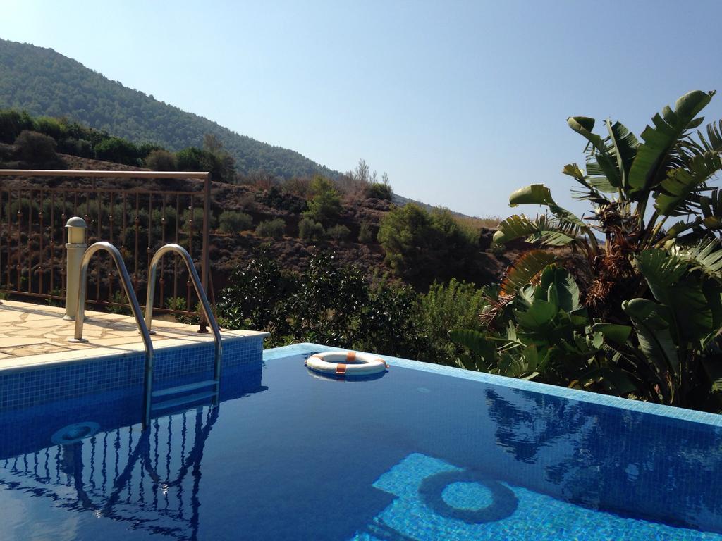 Sunset View Mermaid Villa Pomos Bagian luar foto