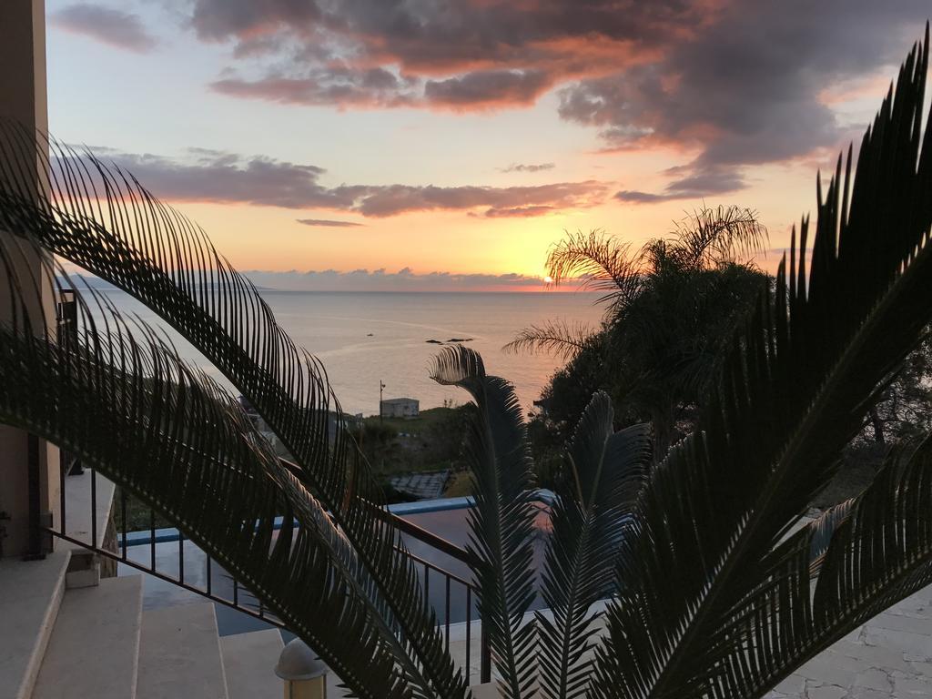 Sunset View Mermaid Villa Pomos Bagian luar foto
